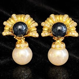 Cindy Adams vintage Black white shell statement pearl dangle earrings gold HSN
